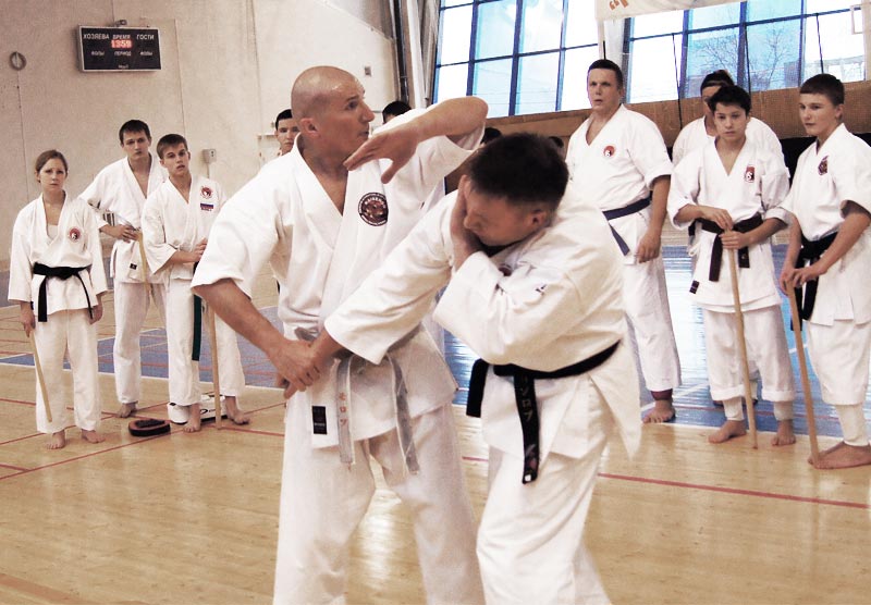 alanya türkiye karate dövüş sanatları eğitim